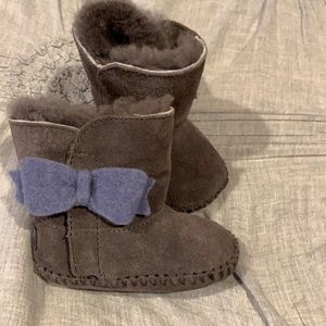 Baby Ugg boots with bow
